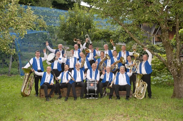 Stimmungsvolle Blasmusik am Chilbisonntag in Schmerikon